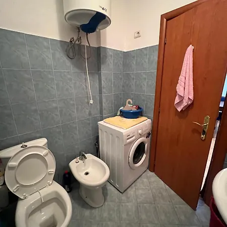 Apartment Stylish & Spacious Near The