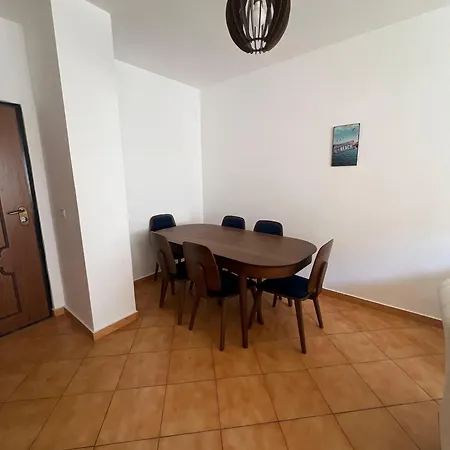 Stylish & Spacious Near The